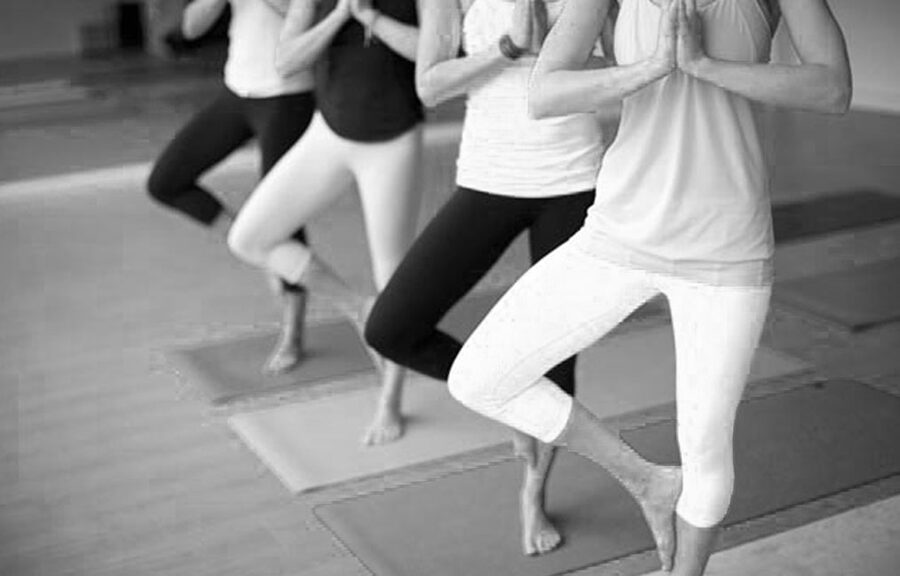 Joga meitenēm